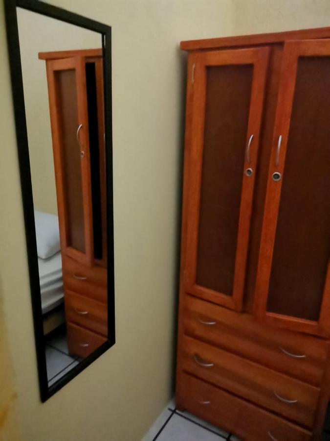 Hostal Guadalajara Eksteriør bilde