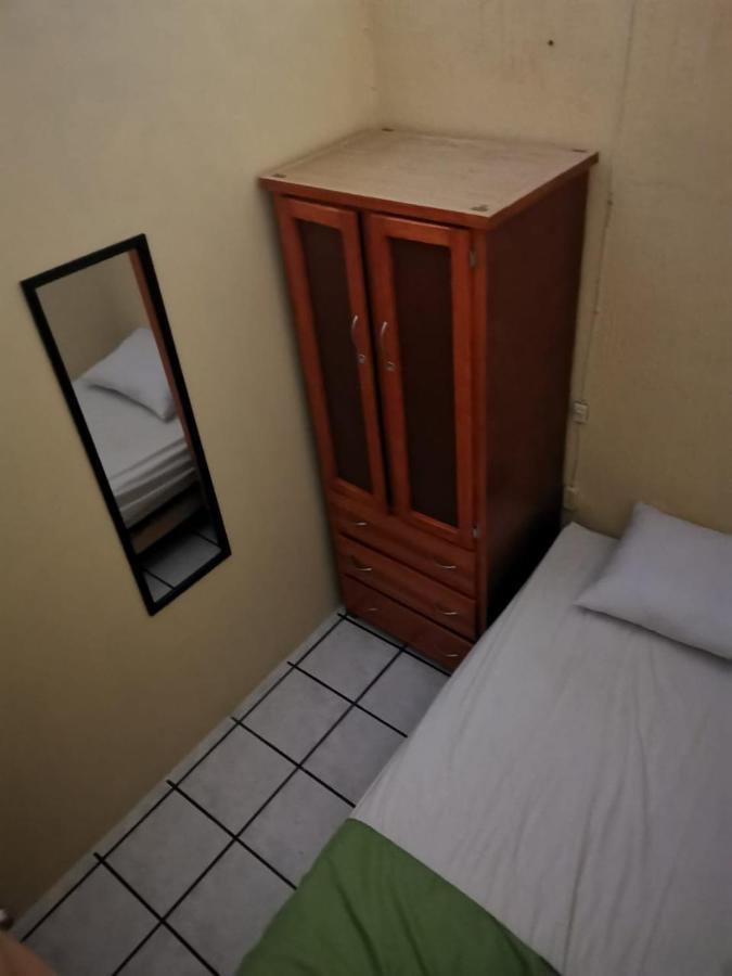 Hostal Guadalajara Eksteriør bilde
