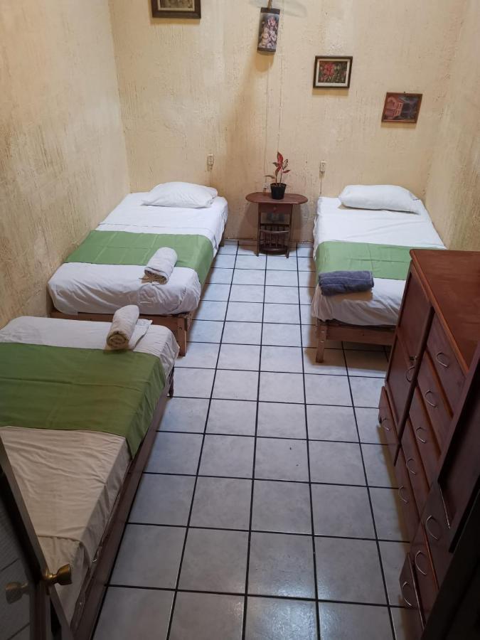 Hostal Guadalajara Eksteriør bilde