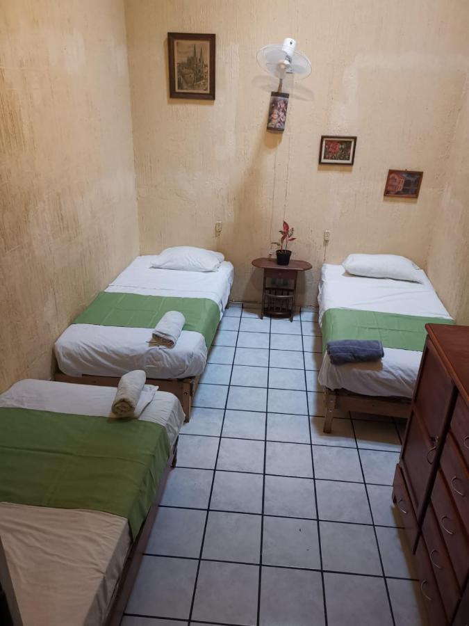 Hostal Guadalajara Eksteriør bilde